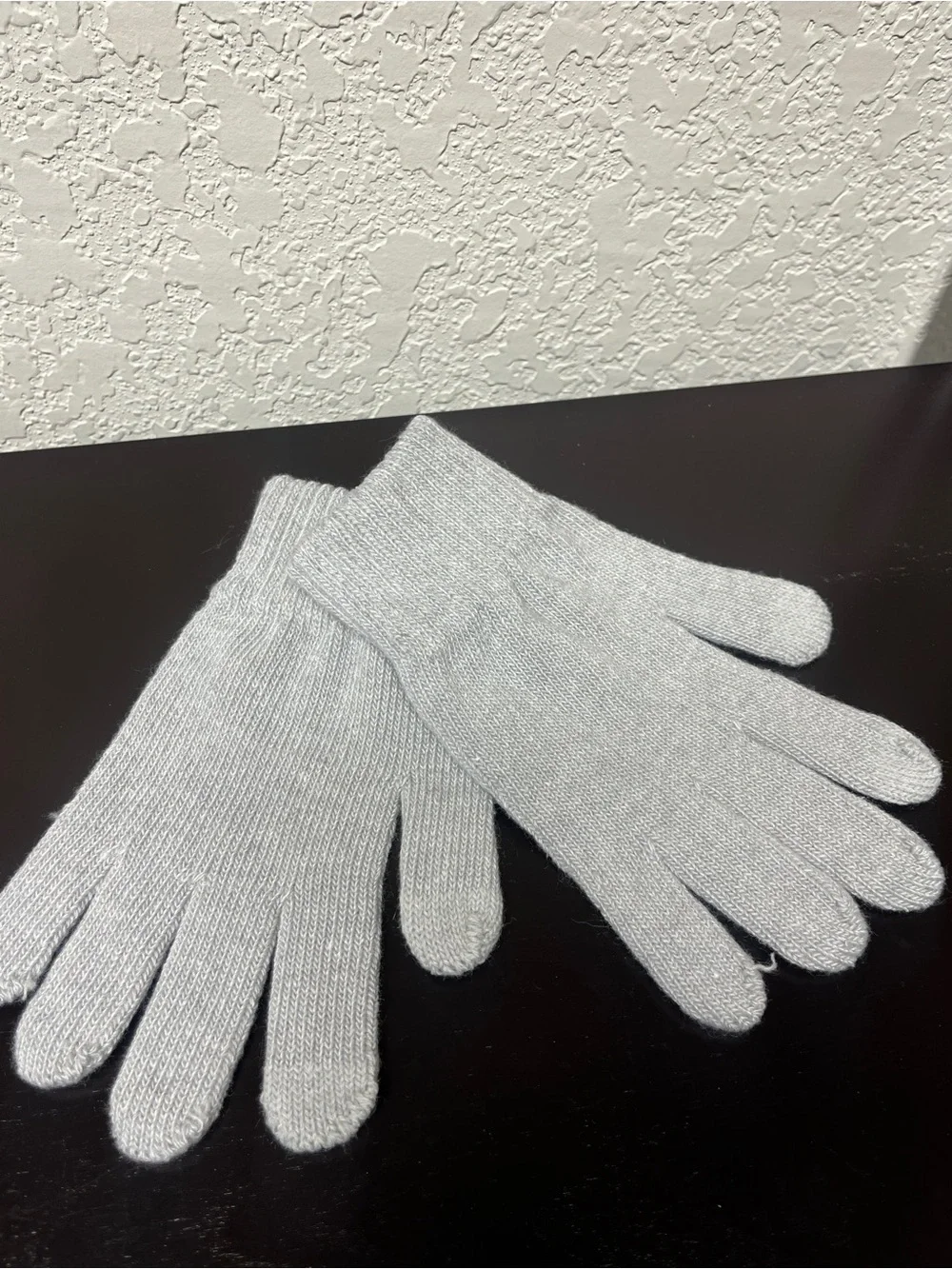 Source Unknown Silver Gray Knit Gloves